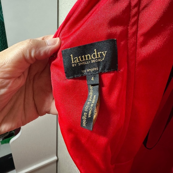 Laundry by Shelli Segal Red Long Gown NWT– Size 4 - Picture 5 of 10